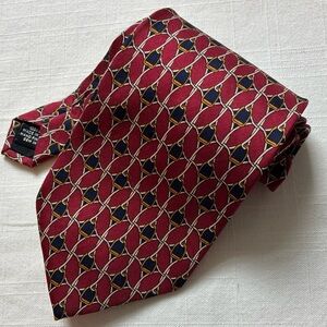 Paolo Gucci Men's Red 100%  Silk Necktie Linked Stirrup Print Made in Italy